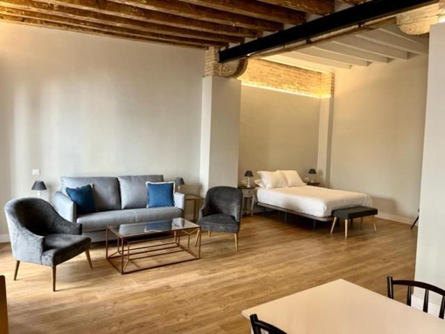 Ti1 Estiloso Loft 120M De La Catedral Tomas De Ibarra Street Севилья Экстерьер фото